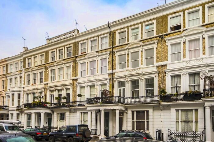 1 Bedroom Flat To Rent In Castletown Road, London, W14