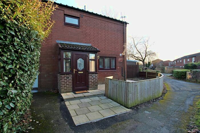4 Bedroom End Of Terrace House To Rent In Bracken Close, Birchwood, Warrington WA3