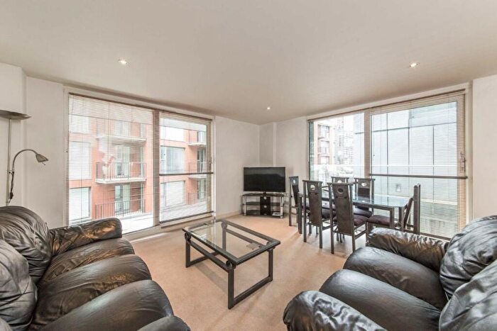 2 Bedroom Flat To Rent In Brewery Square, Clerkenwell, EC1V
