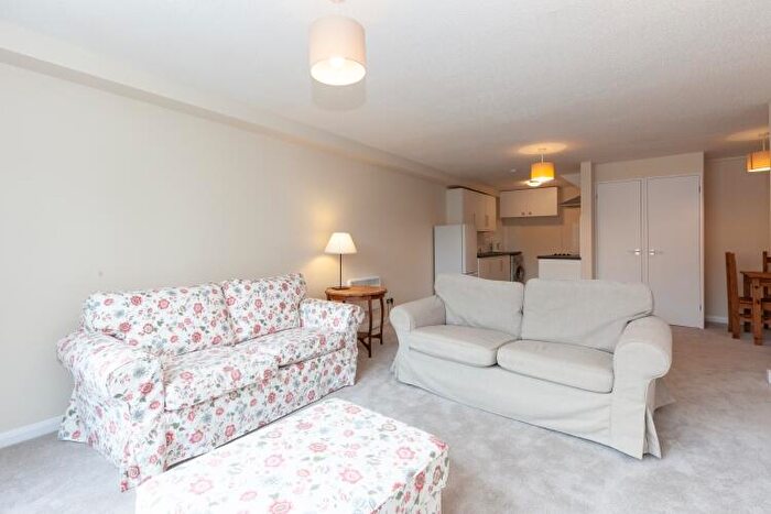 2 Bedroom Apartment To Rent In St. Clements Street, Oxford, OX4