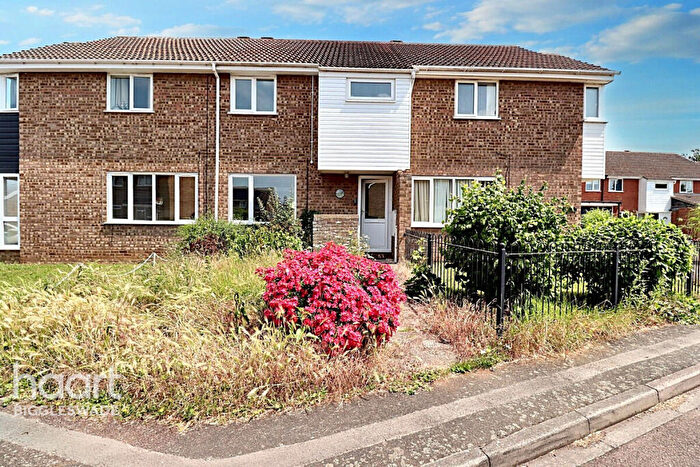 3 Bedroom Terraced House For Sale In Heron Close, Biggleswade, SG18