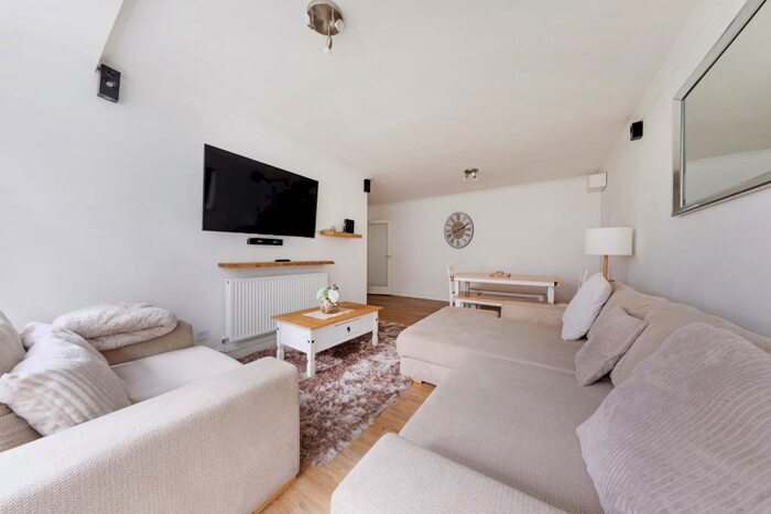 2 Bedroom Apartment To Rent In Malatia, St. Augustines Avenue, South Croydon, CR2