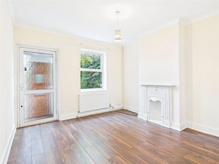 2 Bedroom Semi-Detached House To Rent In Maple Road, Redhill, Surrey, RH1