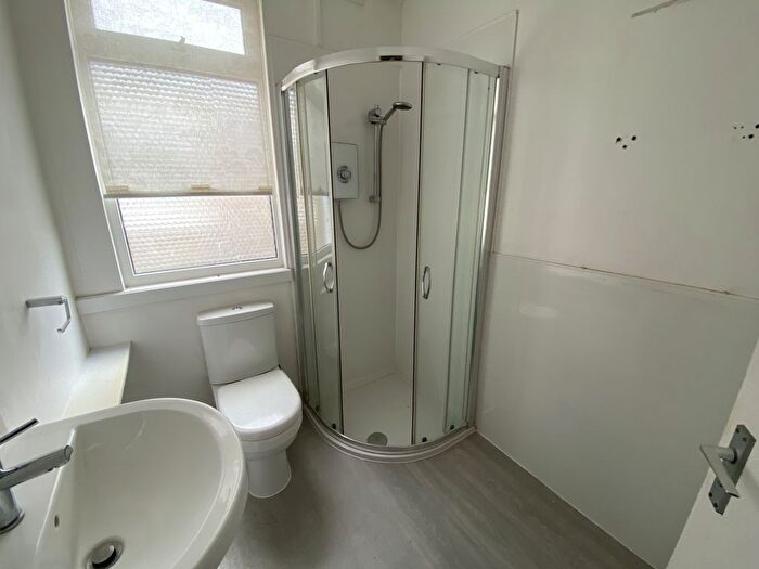 1 Bedroom Flat For Sale In Flat, Kingswood Road, Chiswick, London, W4