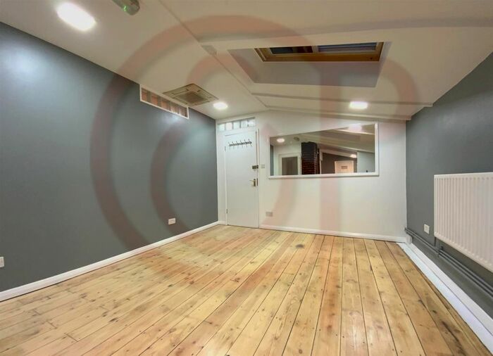 1 Bedroom Flat To Rent In King Street, Hammersmith, W6