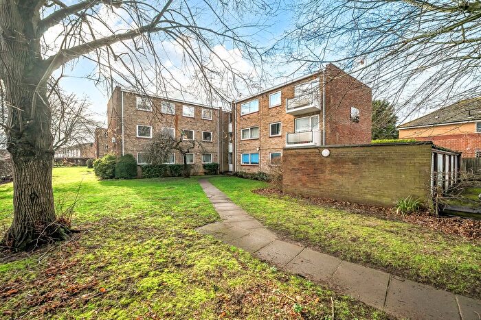 3 Bedroom Flat For Sale In Blenheim Road, Maidenhead, SL6