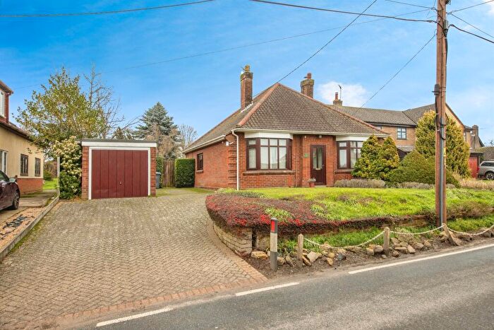 3 Bedroom Semi-Detached Bungalow For Sale In Lower Road, Westerfield, Ipswich, IP6