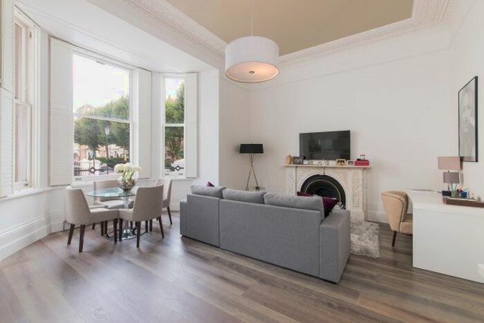 1 Bedroom Flat To Rent In Redcliffe Square, London, SW10