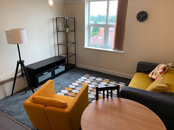 1 Bedroom Flat To Rent In St Albans House - Harehills Lane, Leeds, LS9