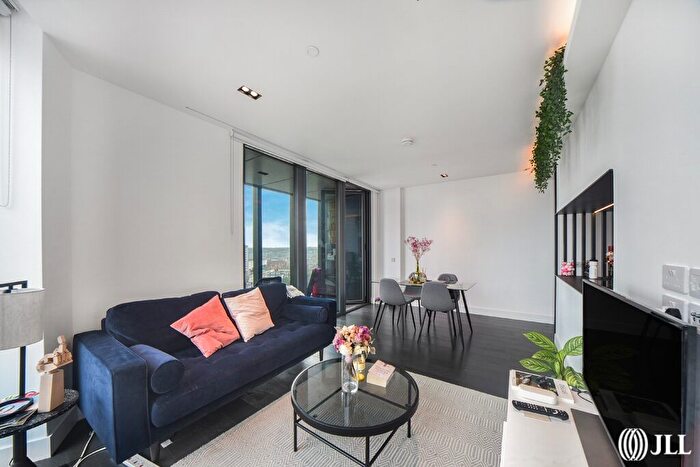 2 Bedroom Flat To Rent In Amory Tower, Marsh Wall, E14