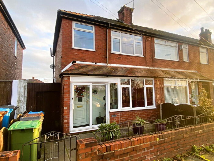 2 Bedroom End Of Terrace House For Sale In Alcester Street, Chadderton, OL9