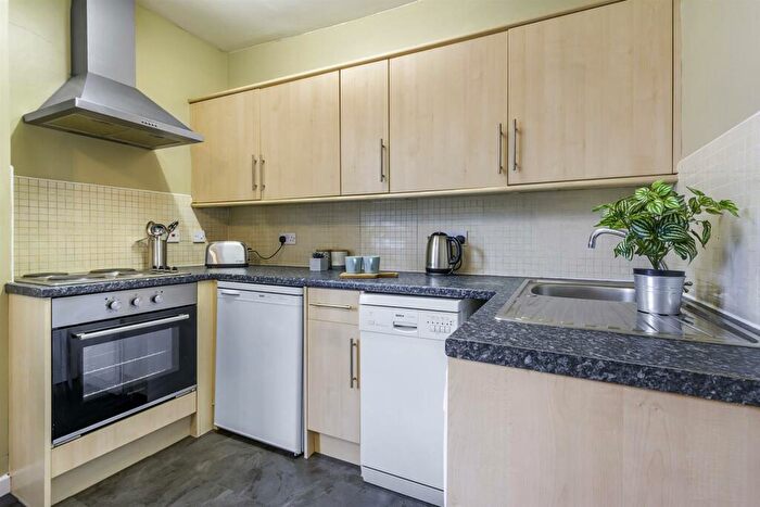 1 Bedroom Property To Rent In Flat, B Wood Lane, Leeds, LS6