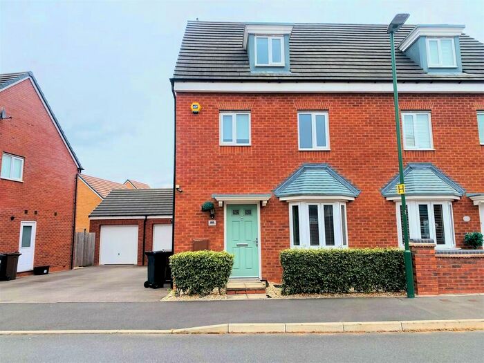 4 Bedroom Semi-Detached House To Rent In Berry Maud Lane, Shirley, B90