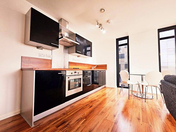 2 Bedroom Apartment To Rent In Bedroom Apartment - Mann Island, Liverpool, L3