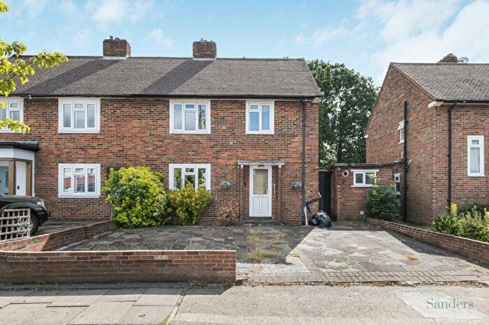 3 Bedroom Semi Detached House For Sale In Faringdon Avenue, Bromley, Kent, BR2