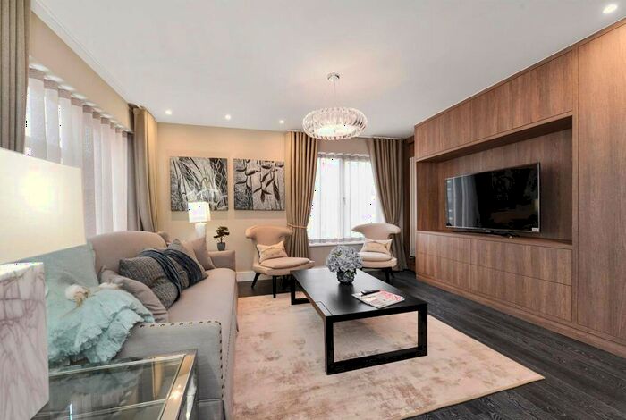 3 Bedroom Flat To Rent In St. Johns Wood Park, NW8