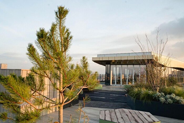 2 Bedroom Apartment To Rent In Vox, M15