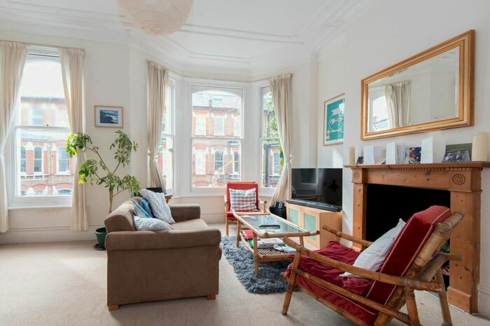 1 Bedroom Flat To Rent In Hemberton Road, London, SW9