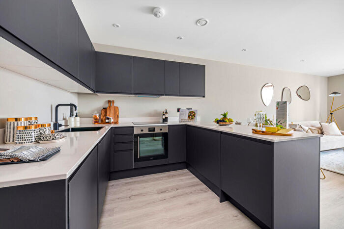 3 Bedroom Flat To Rent In The Gladstone, Dollis Hill Avenue, London, NW2