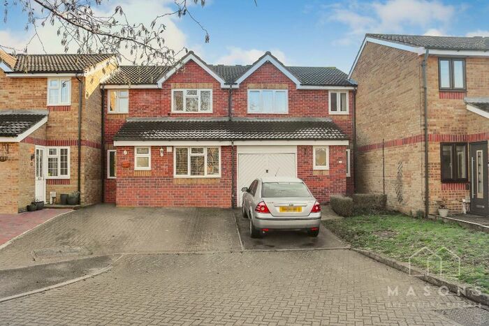 3 Bedroom Terraced House To Rent In Sturrock Way, Hertfordshire, Hitchin, SG4