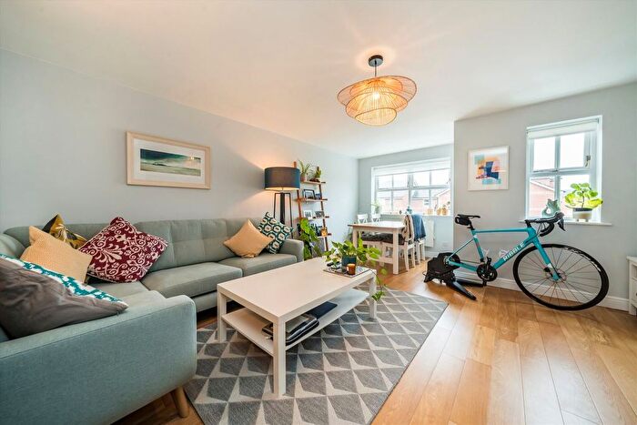 2 Bedroom Flat For Sale In Macmillan Way, Tooting, SW17