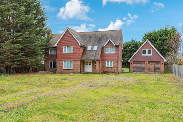 5 Bedroom Detached House For Sale In Bedford Road, Lower Stondon, Henlow, SG16