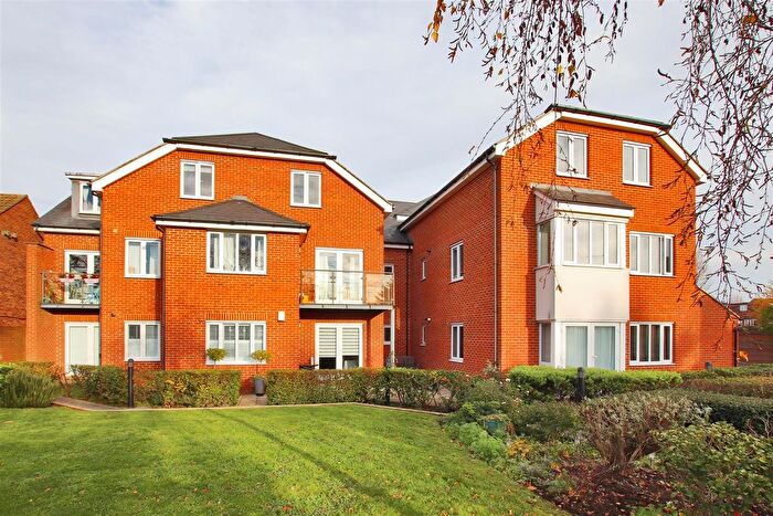 2 Bedroom Flat To Rent In Halfway Street, Sidcup, Kent, DA15