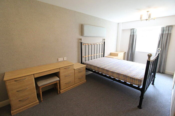2 Bedroom Apartment To Rent In Royal Plaza, Westfield Terrace, Sheffield, S1