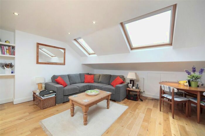 1 Bedroom Flat To Rent In Hubert Grove, Clapham, SW9