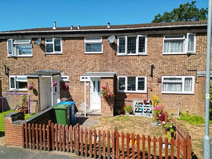 3 Bedroom Terraced House For Sale In Silver Hill, College Town, Sandhurst, Berkshire, GU47