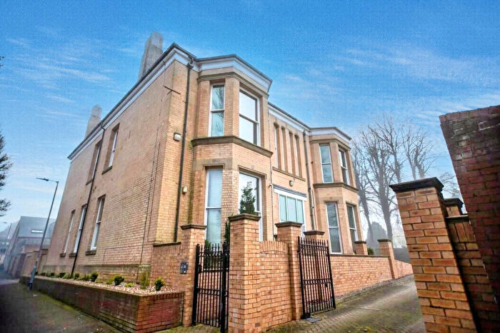 1 Bedroom Flat For Sale In Lowgate, Sutton-on-Hull, Hull, East Riding Of Yorkshire, HU7