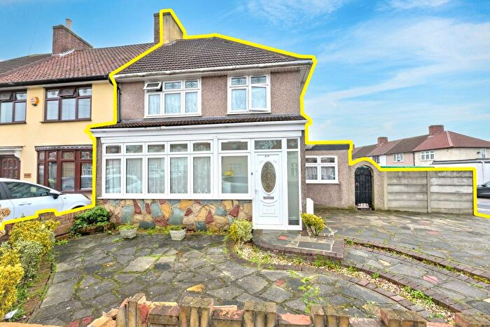 3 Bedroom End Terrace House For Sale In Green Lane, Dagenham, Essex, RM8