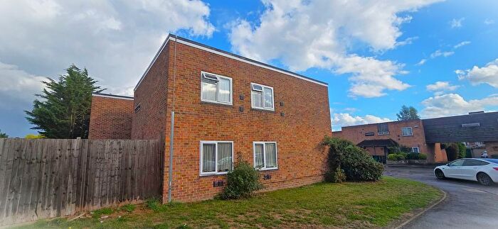 2 Bedroom Flat For Sale In Whitley Close, Staines-Upon-Thames, Surrey, TW19