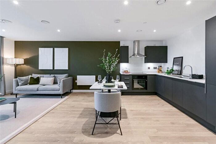 2 Bedroom Flat To Rent In Netheravon Road, London, W7