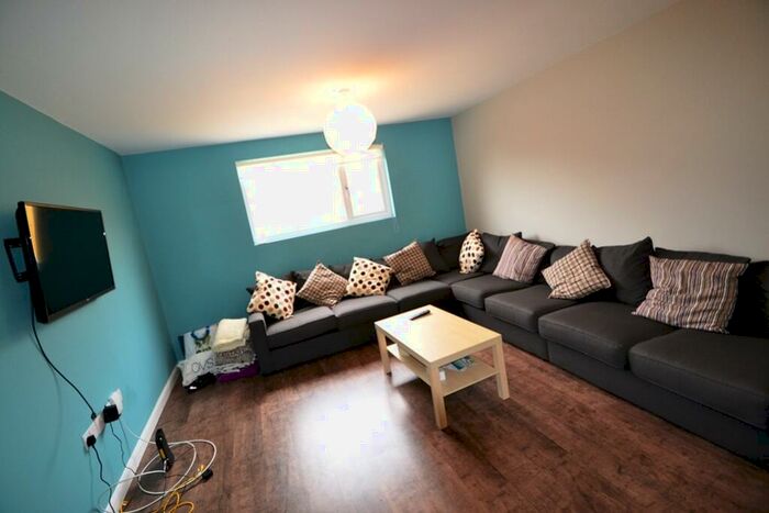 8 Bedroom Terraced House To Rent In Rhymney Street, Cathays, CF24