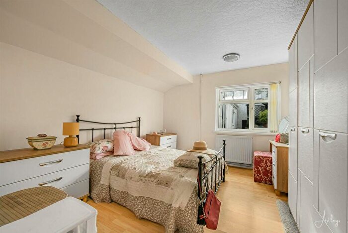 2 Bedroom Detached Bungalow For Sale In Telyn Aur, Morriston, Swansea, SA6