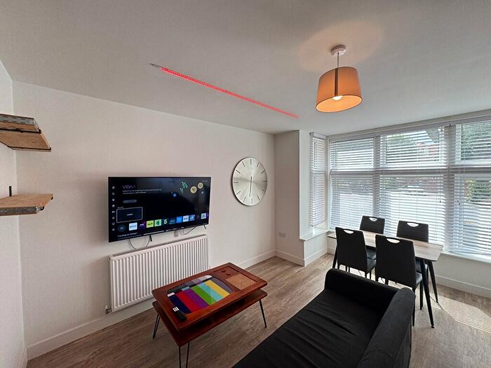 3 Bedroom Apartment To Rent In Musters Road, West Bridgford, NG2