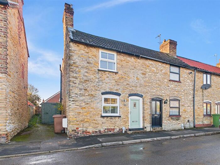 2 Bedroom Cottage To Rent In Pinfold, South Cave, HU15