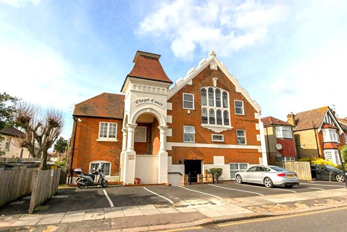 1 Bedroom Apartment For Sale In St. Marks Road, Bush Hill Park, Enfield, EN1
