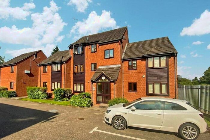 2 Bedroom Flat To Rent In Winford Court, Allesley, Coventry CV5