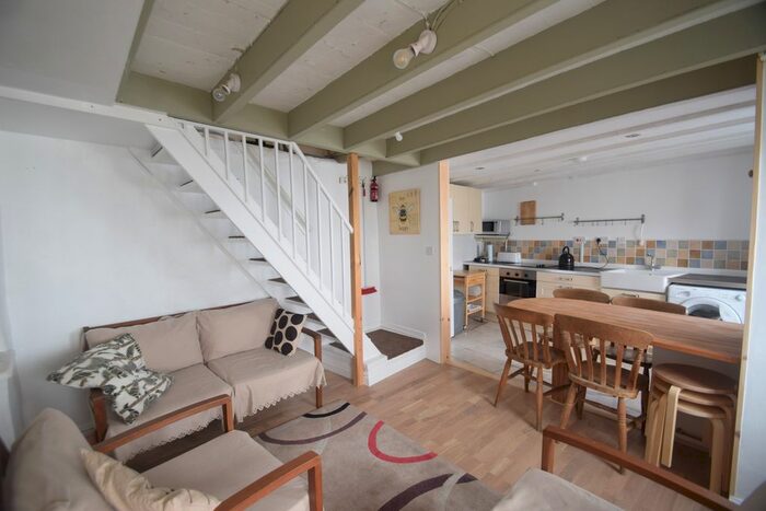 3 Bedroom Terraced House To Rent In Higher Market Street, Penryn TR10