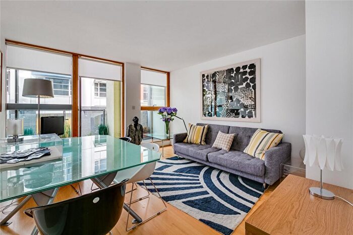 1 Bedroom Flat To Rent In Featherstone Street, St Lukes, EC1Y