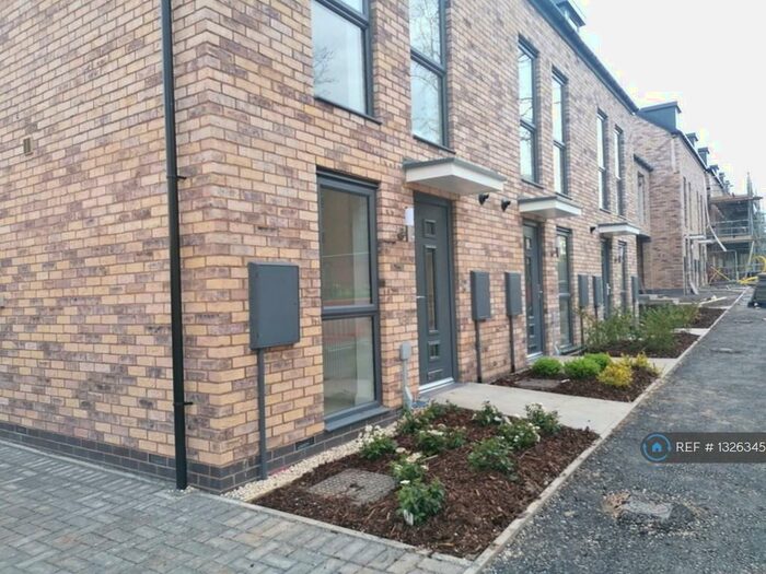 4 Bedroom Semi-Detached House To Rent In Mowbray Street, Birmingham, B5