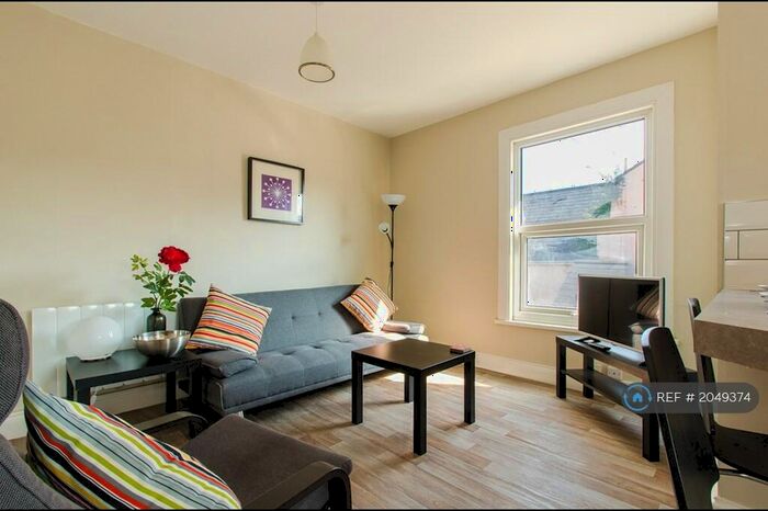 1 Bedroom Flat To Rent In Upper Stone Street, Maidstone, ME15