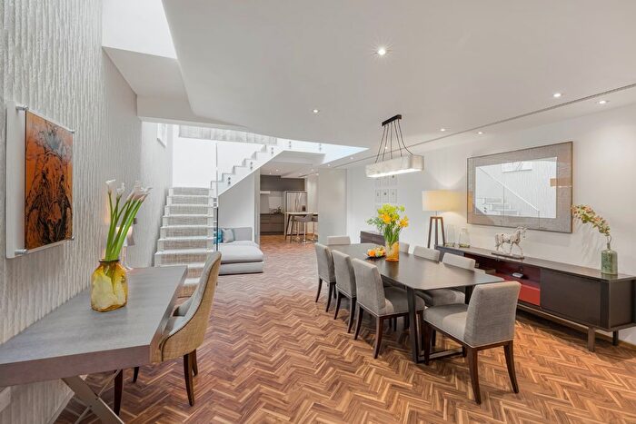 4 Bedroom Town House To Rent In Cheval Place, Knightsbridge, London, United Kingdom, SW7