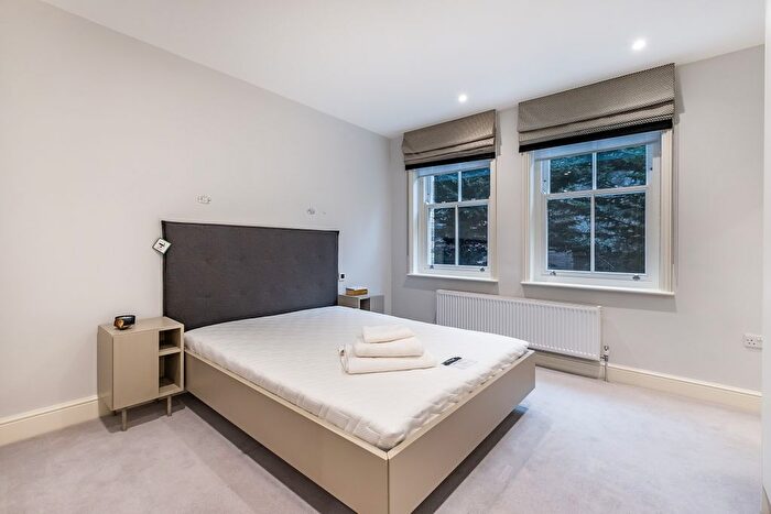 3 Bedroom Flat To Rent In King Street, London, W6