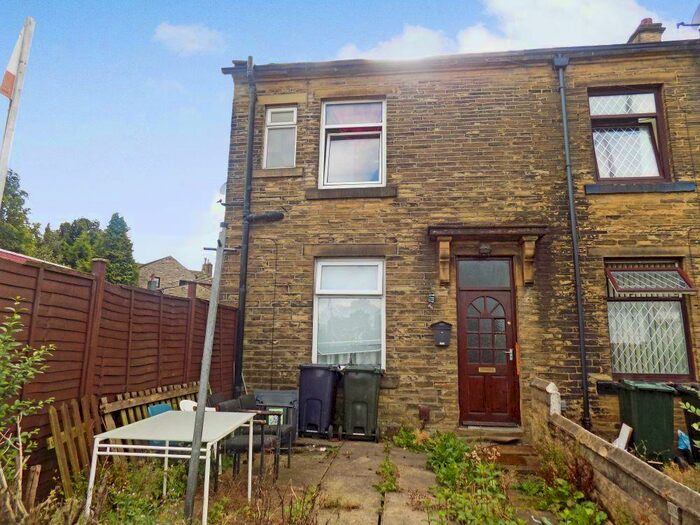 Houses for sale & to rent in BD9 6NA, Thorn Lane, Heaton Bradford