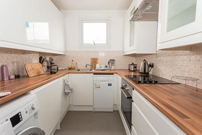 2 Bedroom Apartment To Rent In Holyoake Court, Bryan Road, London, SE16