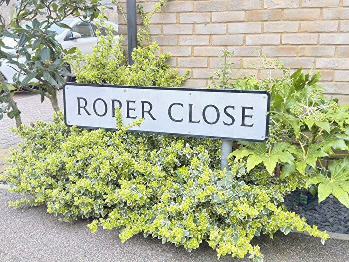 1 Bedroom Coach House For Sale In Roper Close, Colchester, CO4