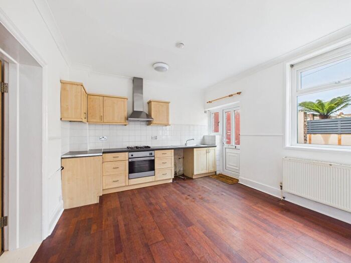 2 Bedroom Maisonette To Rent In Highland Road, Southsea, PO4